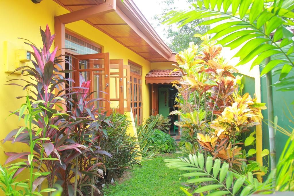 Appartement Familyhouse à Negombo Extérieur photo